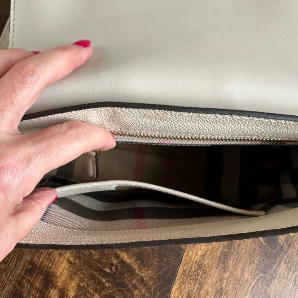 Burberry • Grain Calfskin Small Medley Crossbody • Limestone - Picture 13 of 16